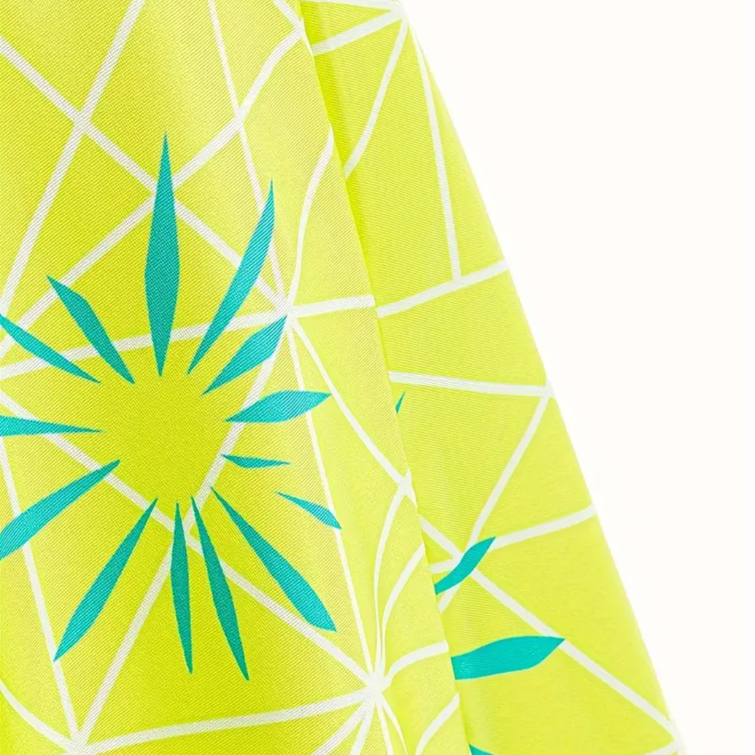 Fantasia Infantil Pequena Personagem Alegre